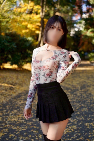 宮秋 ひいな photo2