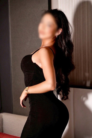 伊野尾 くれは photo3