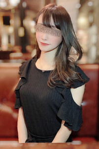 井上 芹那(25)