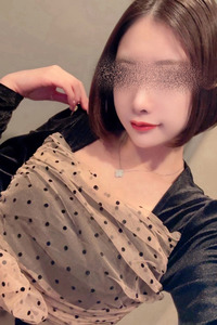 永川 葵衣(25)