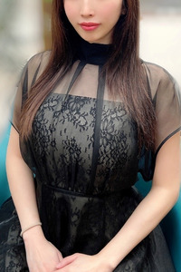 松井 里穂 写真