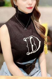 安室 優奈(22)