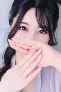 新人・奈緒(なお) 写真