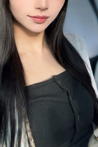 稲見 絢音 写真