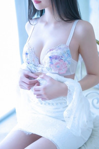 杏樹(アンジュ) 写真
