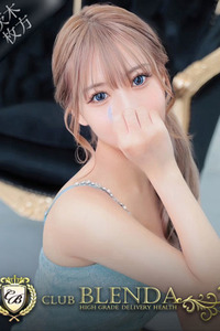 朝比奈　ローラ 写真