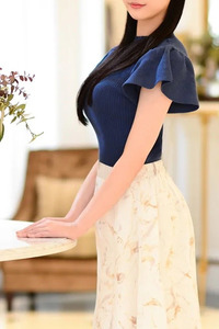 御子柴 鞠 写真