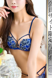 友田めぐ 写真