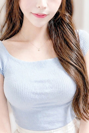 新垣 優菜 photo1