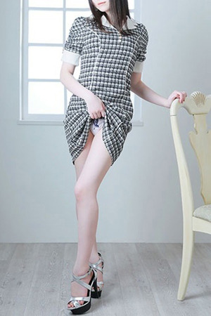 愛世 優菜 photo1