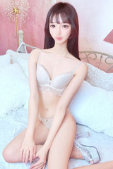 ひなこ【美脚のモデル美女】 サムネイル photo3