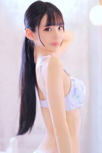 ねむ【完未の大学生のほぼ処女】 写真