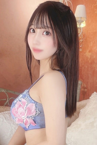 るの【天真爛漫Hカップ美女】 写真