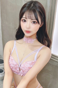 りか【Eカップ美乳癒し系美女】
