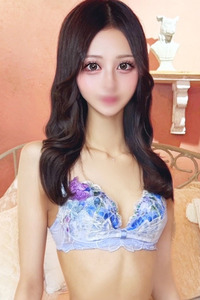 りおね【スレンダー黒髪美人】(22)