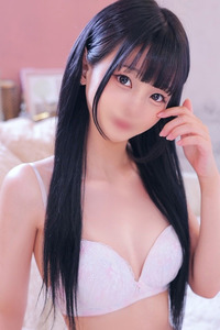 うる【黒髪清楚なロリ美少女】 写真