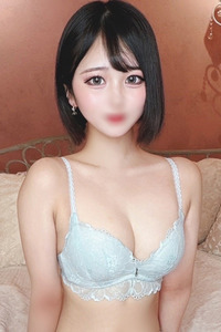りん【愛嬌抜群Ｆ乳美女】 写真