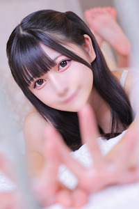 もな【元人気子役の超絶美少女】