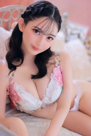 りりこ【凛々しい美白巨乳美人】 photo2
