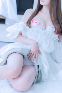 新人・恵里菜(えりな)(24)