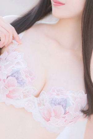 栞(しおり) photo4