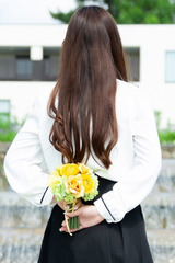 都築 咲花 サムネイル photo1
