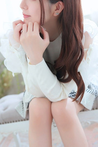 華雲　彩奈 写真