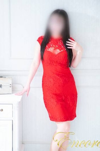 優しさに惹かれ見惚れてしまうこの美貌『山口　渚』